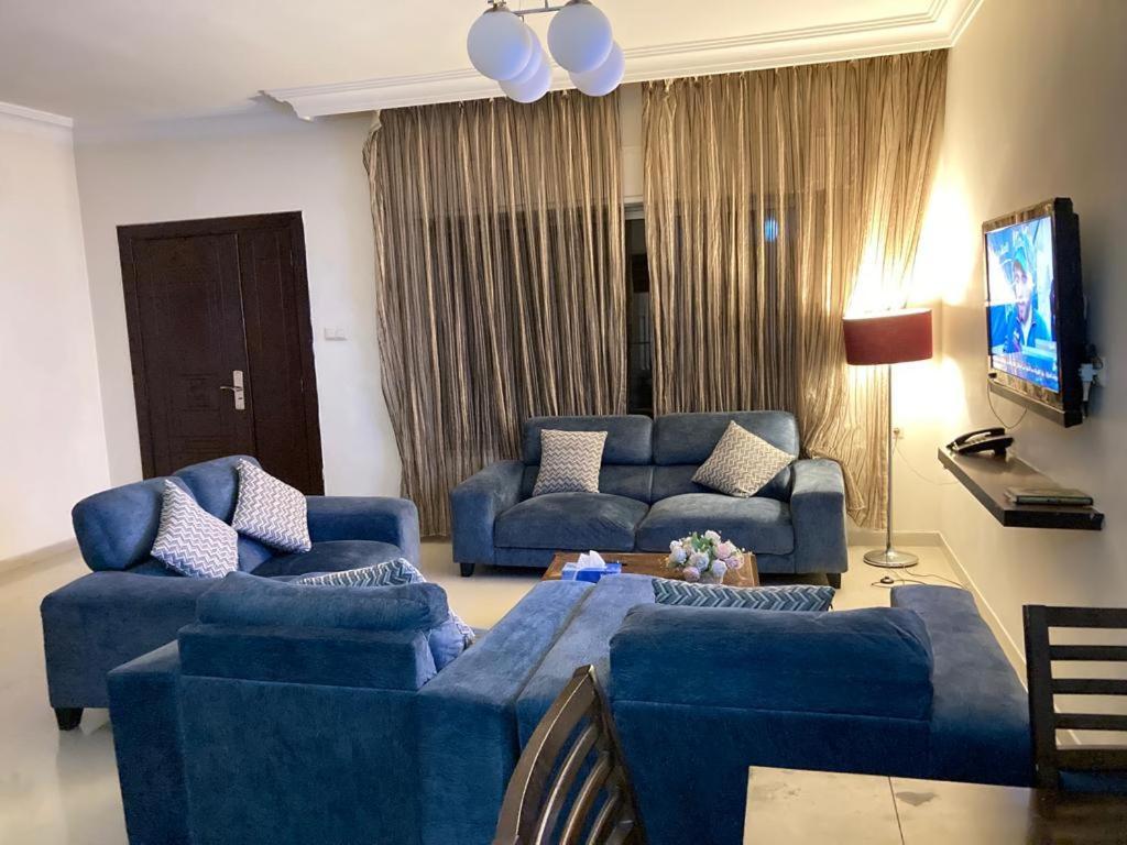 Uptown Hotel Apartment Аман Екстериор снимка