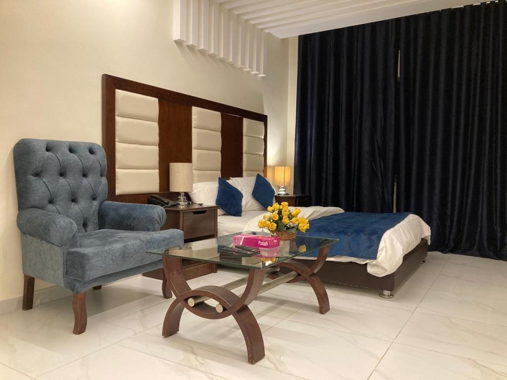Uptown Hotel Apartment Аман Екстериор снимка