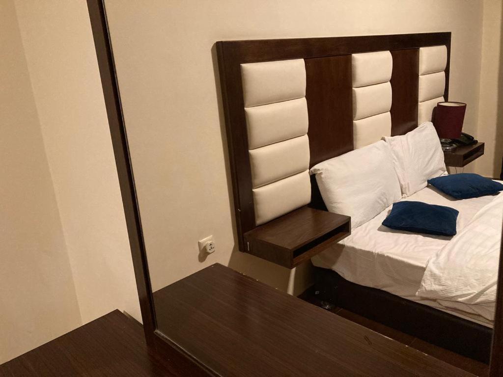 Uptown Hotel Apartment Аман Екстериор снимка
