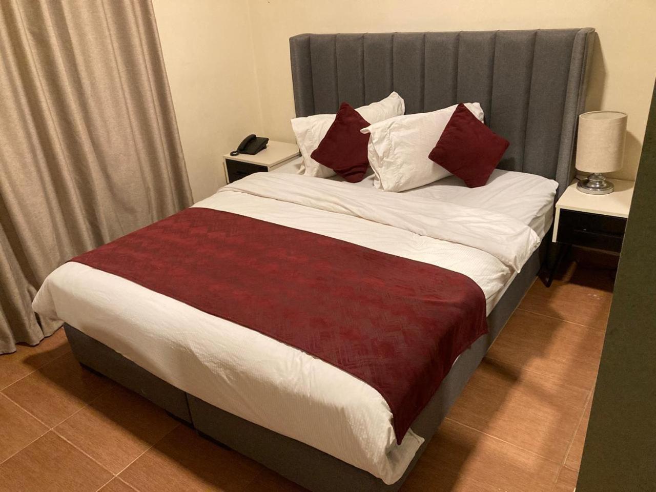 Uptown Hotel Apartment Аман Екстериор снимка