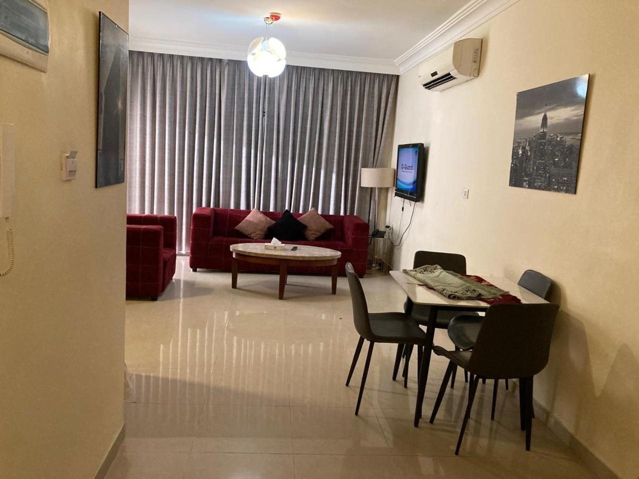 Uptown Hotel Apartment Аман Екстериор снимка