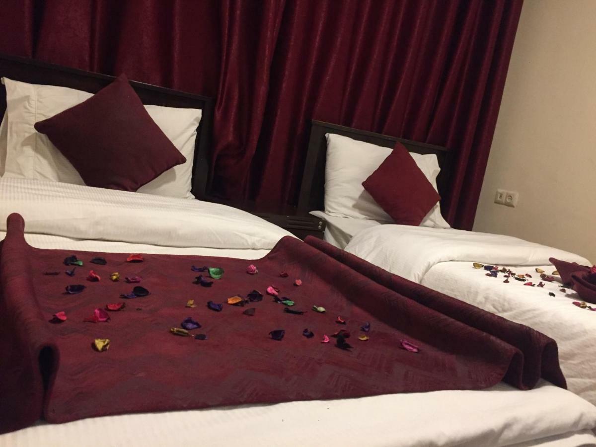 Uptown Hotel Apartment Аман Екстериор снимка