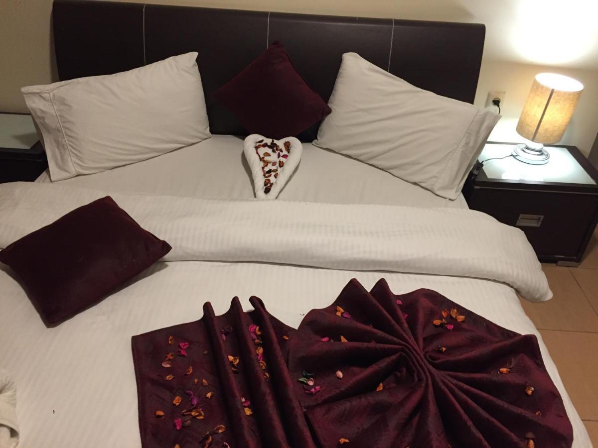 Uptown Hotel Apartment Аман Екстериор снимка